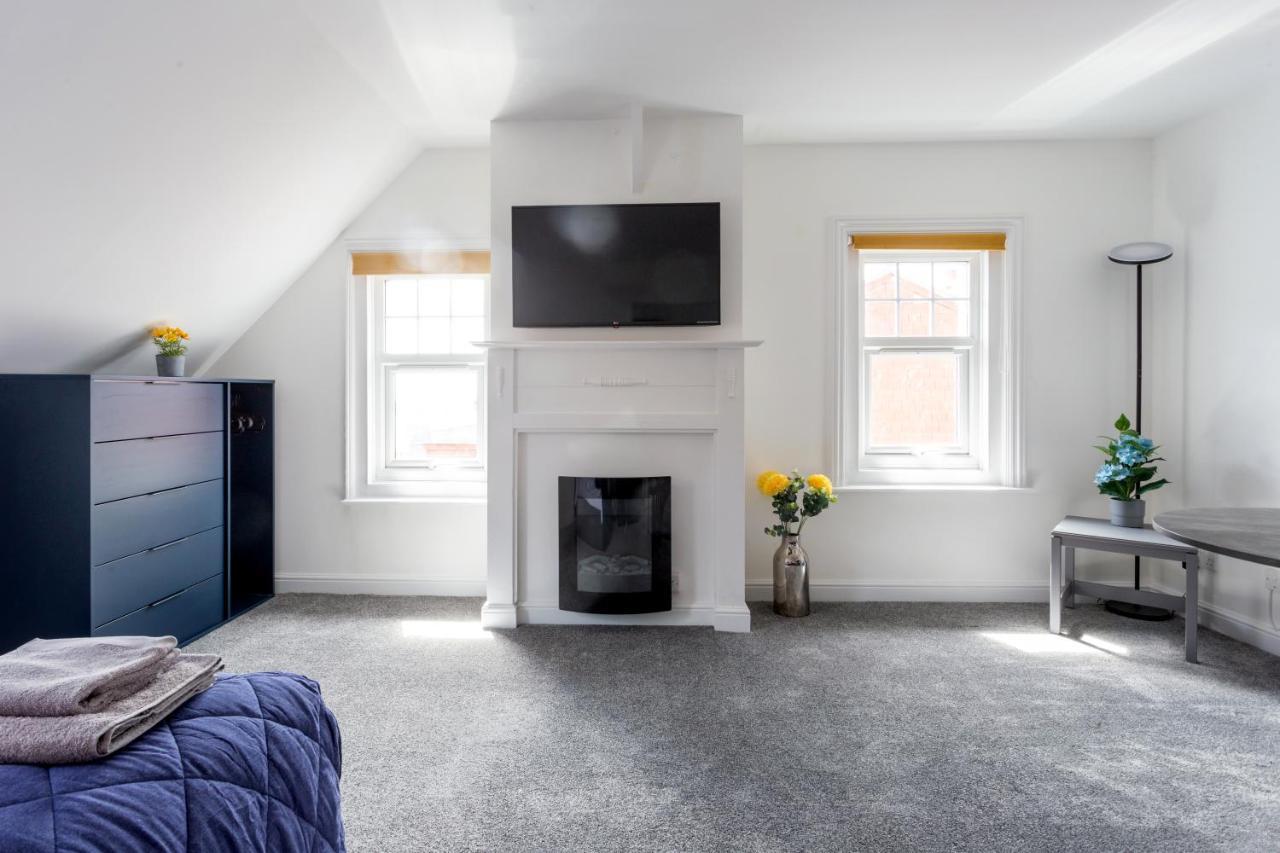 Beach View Luxury Apartment Lyme Regis Exterior photo
